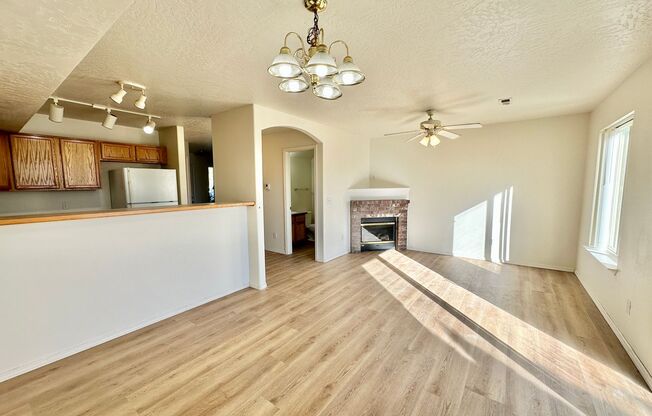 4886,92,00,04 Orchid Ln