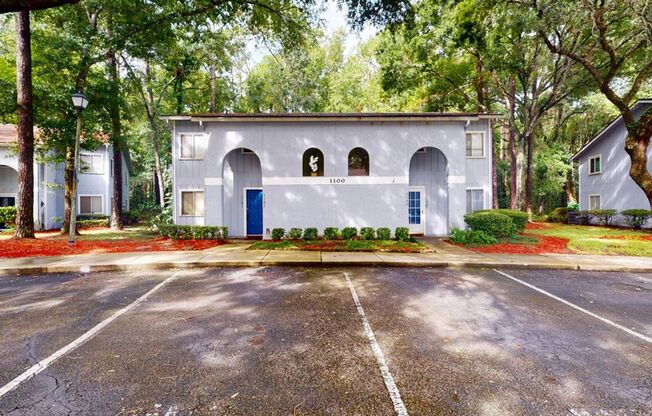 2/2 Condo in Mandarin Glen