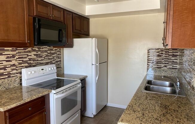 2 beds, 1 bath, 800 sqft, $1,995