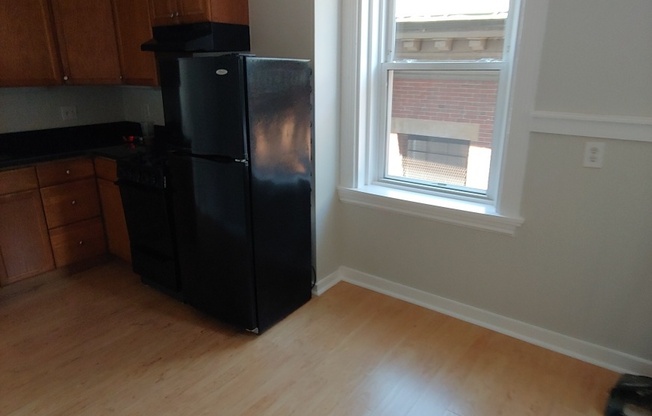 2 beds, 1 bath, $3,320, Unit 15