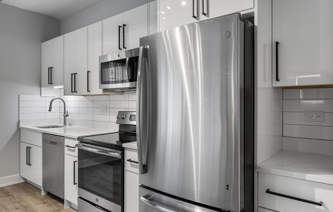 Studio, 1 bath, 280 sqft, $1,600, Unit 305