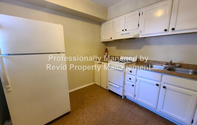 2 beds, 1 bath, $750