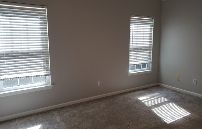 Beautiful 3BD/2BA ranch home with garage in pool community in Holly Springs!