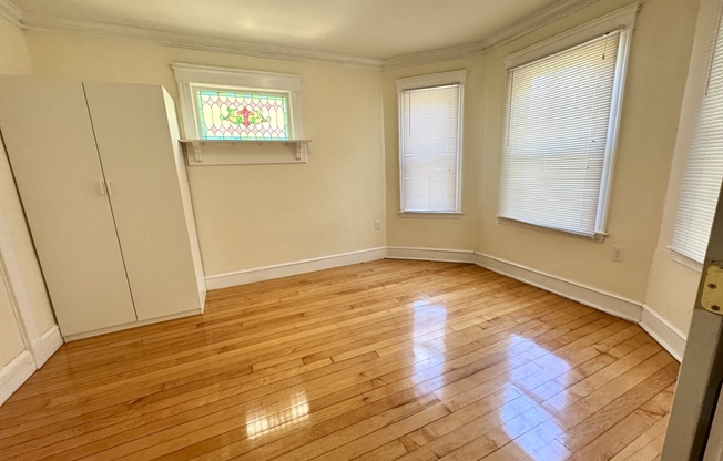 32 WALNUT ST