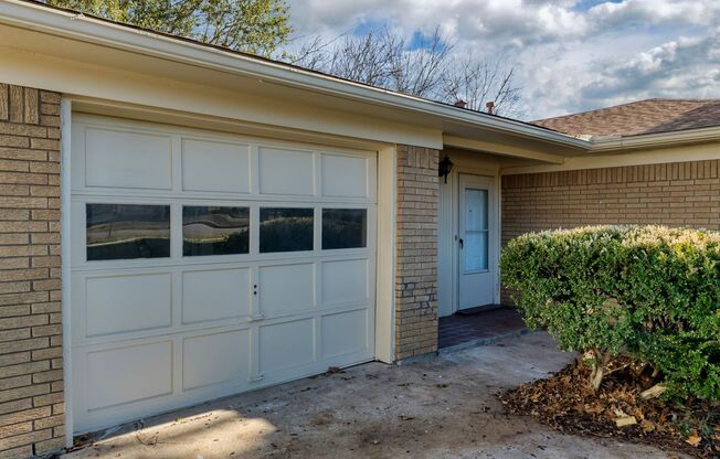 Live Comfortably in this 3 bedroom home! Available Now!