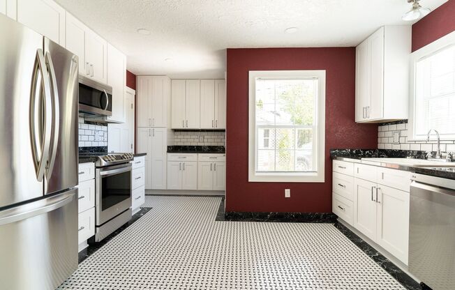 3-Bedroom 2 Bath Classic Cape Cod House  (A/C) NE Albany, $2,395