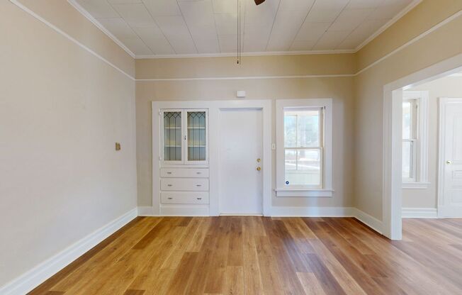 2 Bedroom House for Lease. Great San Dimas Location, Very Large Back Yard.