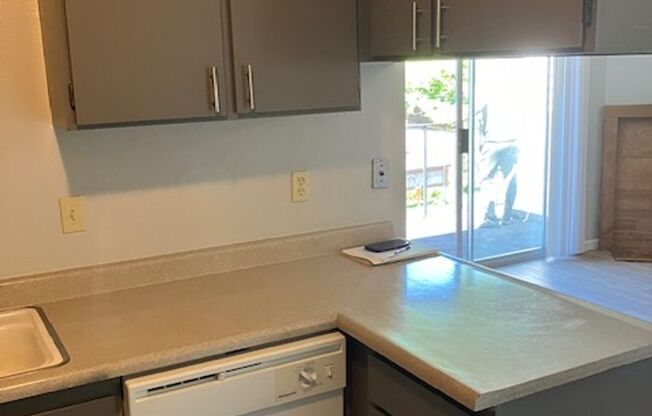 2 beds, 1 bath, 920 sqft, $1,625, Unit 153-005