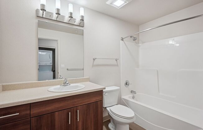 1 bed, 1 bath, 812 sqft, $1,800