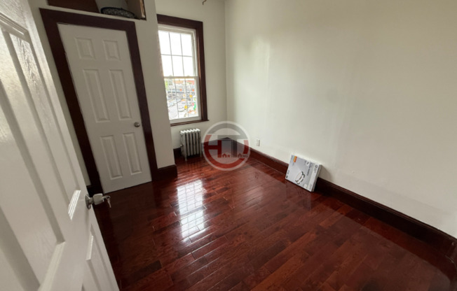 2401 E TREMONT