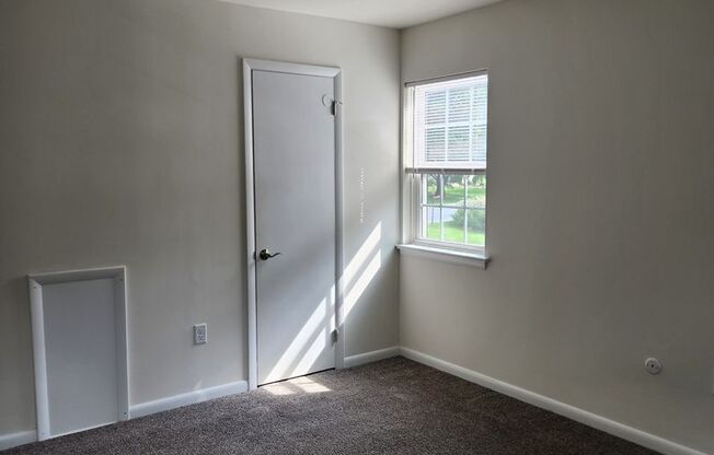 2 beds, 1 bath, 859 sqft, $1,450, Unit GL46007