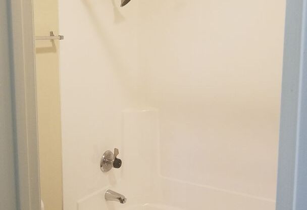 1 bed, 1 bath, 650 sqft, $2,000, Unit 326