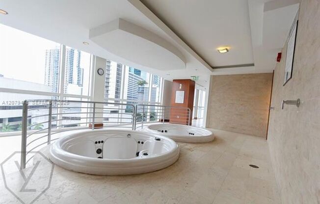 1 bed, 1.5 baths, $3,300, Unit # 2405