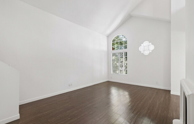 1 bed, 1 bath, 944 sqft, $2,695, Unit 206