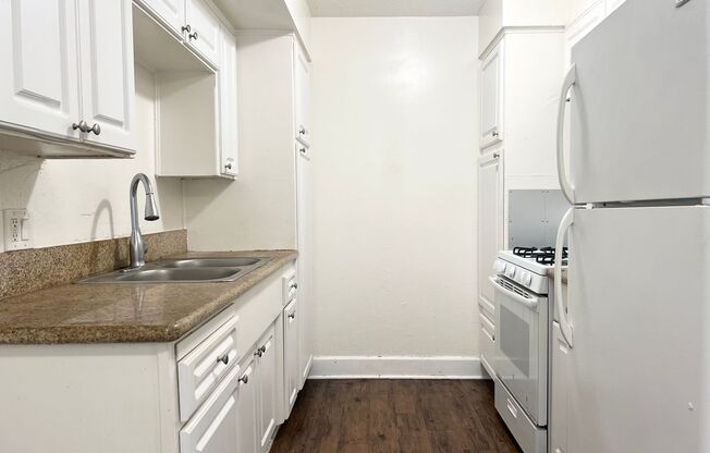 Bright 2 bed 1 bath in Pacific Beach