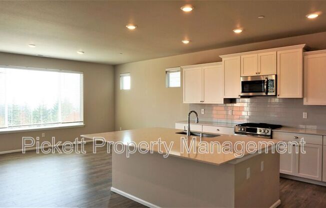 1122 BAKER HTS LOOP