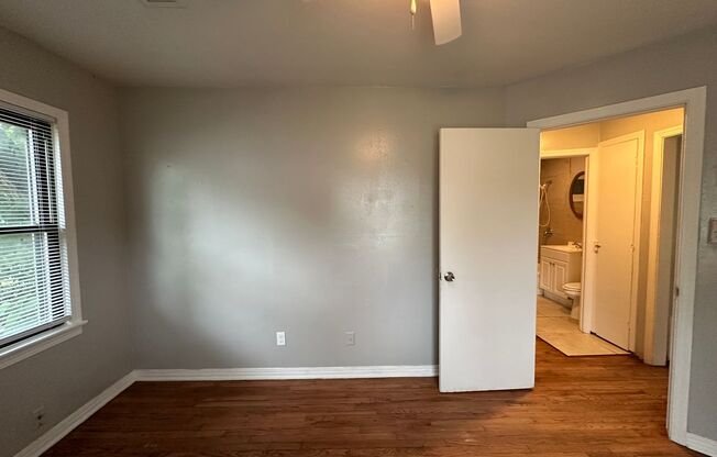 3 beds, 1 bath, $925