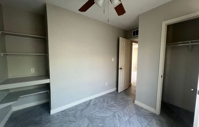 2 beds, 1 bath, $1,400, Unit 1422 - Back