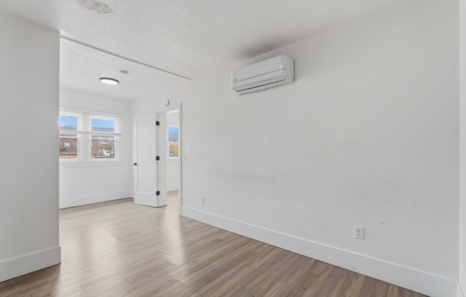 2 beds, 1 bath, $1,575, Unit 20