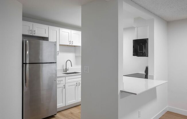 2 beds, 1 bath, 815 sqft, $2,220, Unit 105