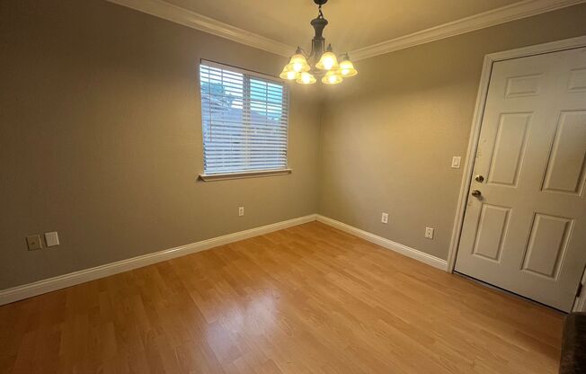 3bed 2bath available in Rosemont! Pet friendly with full size Washer & Dryer!