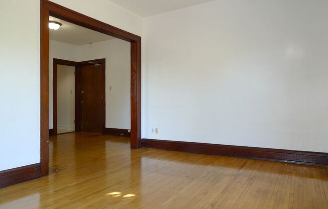 1 bed, 1 bath, 410 sqft, $960, Unit 22 - 12