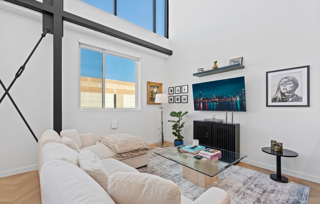 1 bed, 1 bath, 610 sqft, $4,395, Unit 405