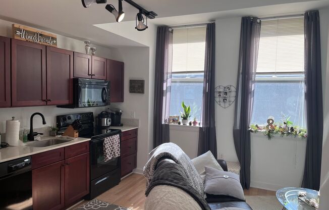1 bed, 1 bath, $1,399, Unit 312