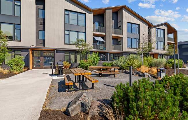 RangeApartments_Bend_OR_Exterior