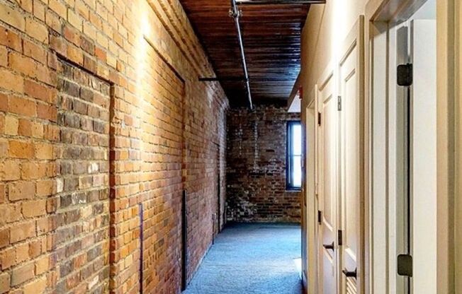 1 bed, 1 bath, 857 sqft, $1,275, Unit 225
