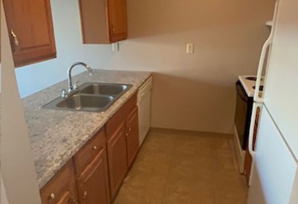 1 bed, 1 bath, 615 sqft, $839, Unit 230