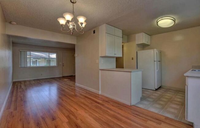 Modern 2-Bedroom Townhome in Peaceful Redwood Community