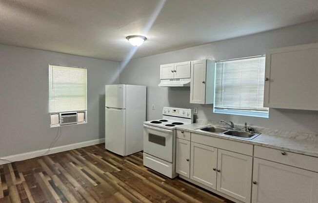 320B - 322 Nixon St.