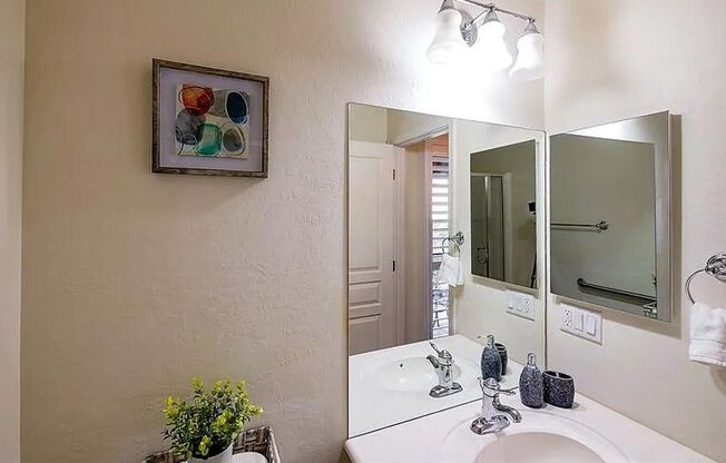 4 beds, 3 baths, $3,220, Unit # 129