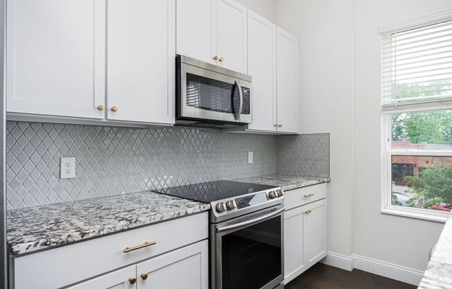 1 bed, 1 bath, 605 sqft, $1,390, Unit 405