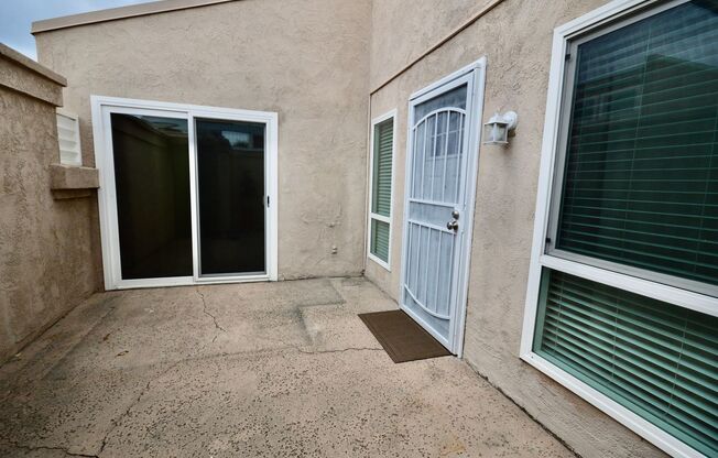 Remodeled 2 Bedroom Townhome in Fullerton