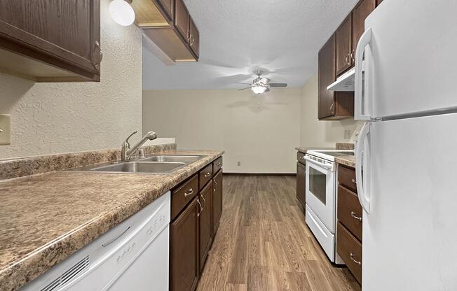 2 beds, 1 bath, 963 sqft, $1,415