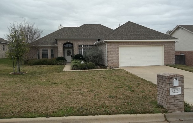 3 beds, 2.5 baths, $1,995