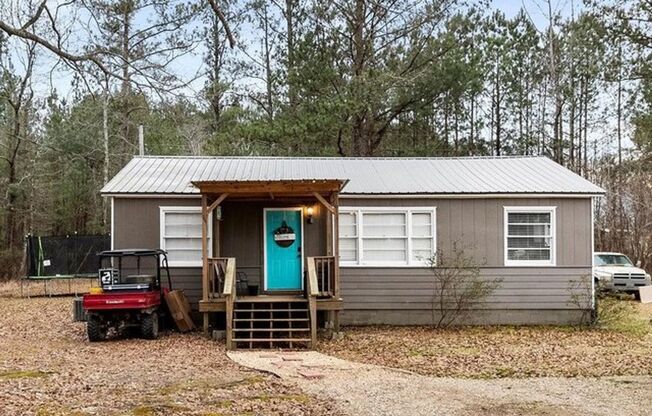 Cozy Home on 1.22 acres in Beauregard