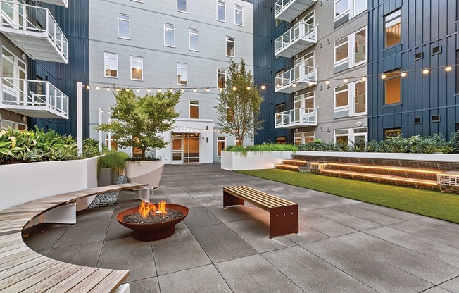 Adera - Amenity Courtyard