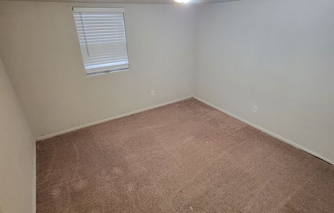 2 beds, 1 bath, 754 sqft, $895, Unit 119 Basement