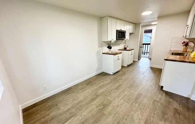 2 beds, 1.5 baths, 925 sqft, $1,695, Unit UNIT 18