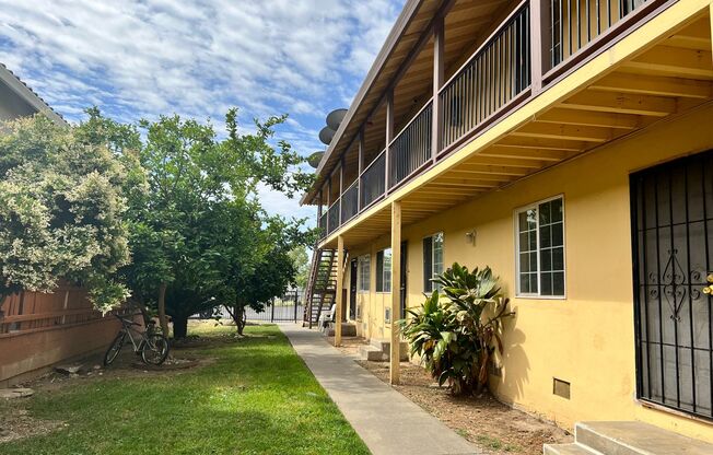 375 CAMINO AVE