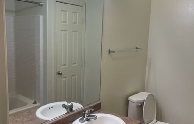 3 beds, 2 baths, $1,650