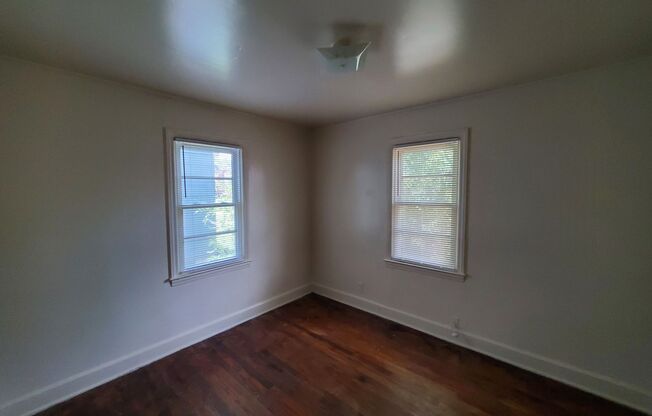 2 Bedroom House in Greensboro!