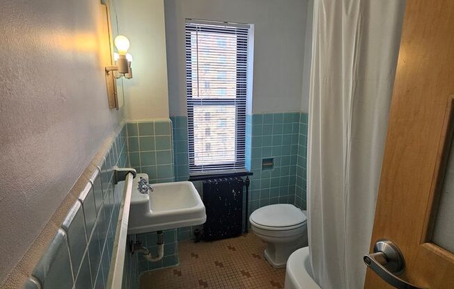 Studio, 1 bath, 352 sqft, $995, Unit 316-408