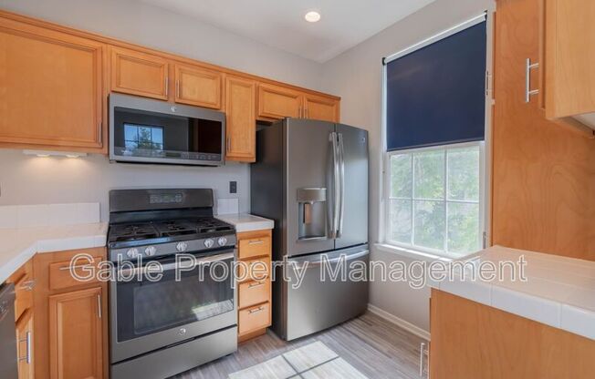 27030 VICTORIA LN