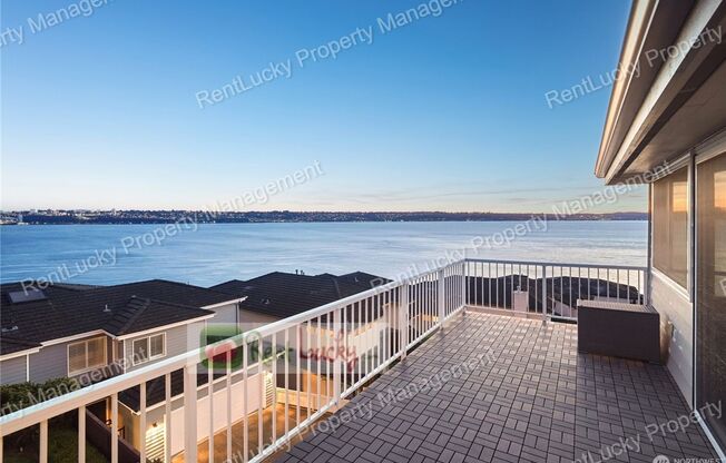 STUNNING VIEWS!! HUGE 5-Bedroom Home w/Separate MIL Cottage in Brown's Point!!