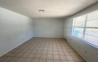 2 beds, 1 bath, $1,695, Unit 1211 59th Ave E