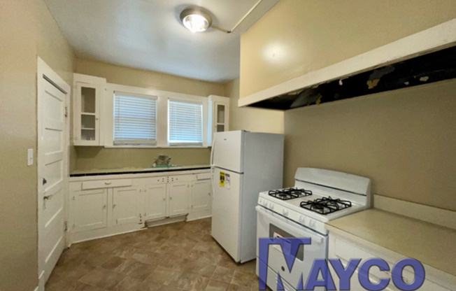 640, 642 Kirby Place